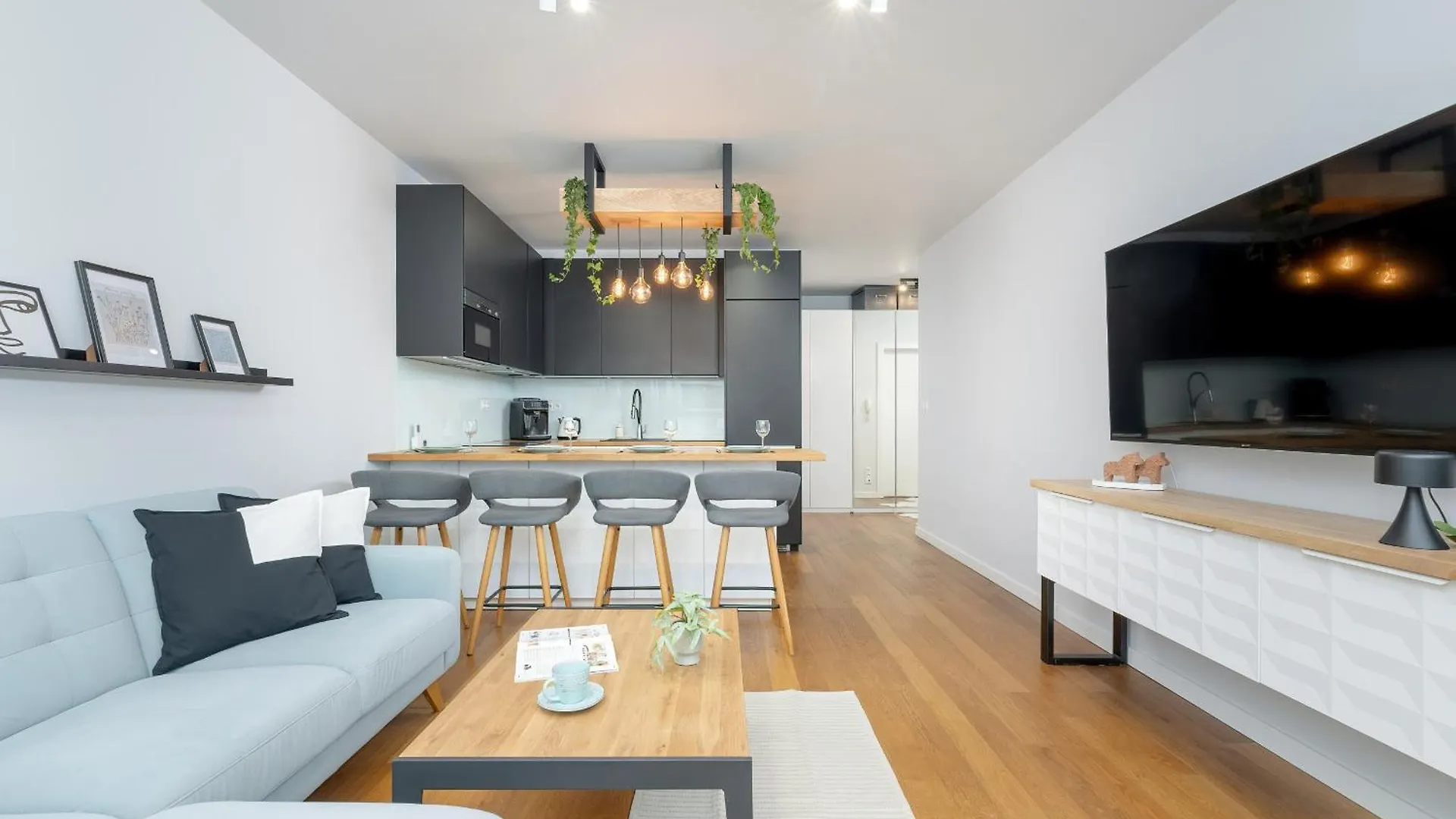 Slusarska Modern Apartment With Balcony & Parking Cracow Zablocie By Renters Prestige Krakow