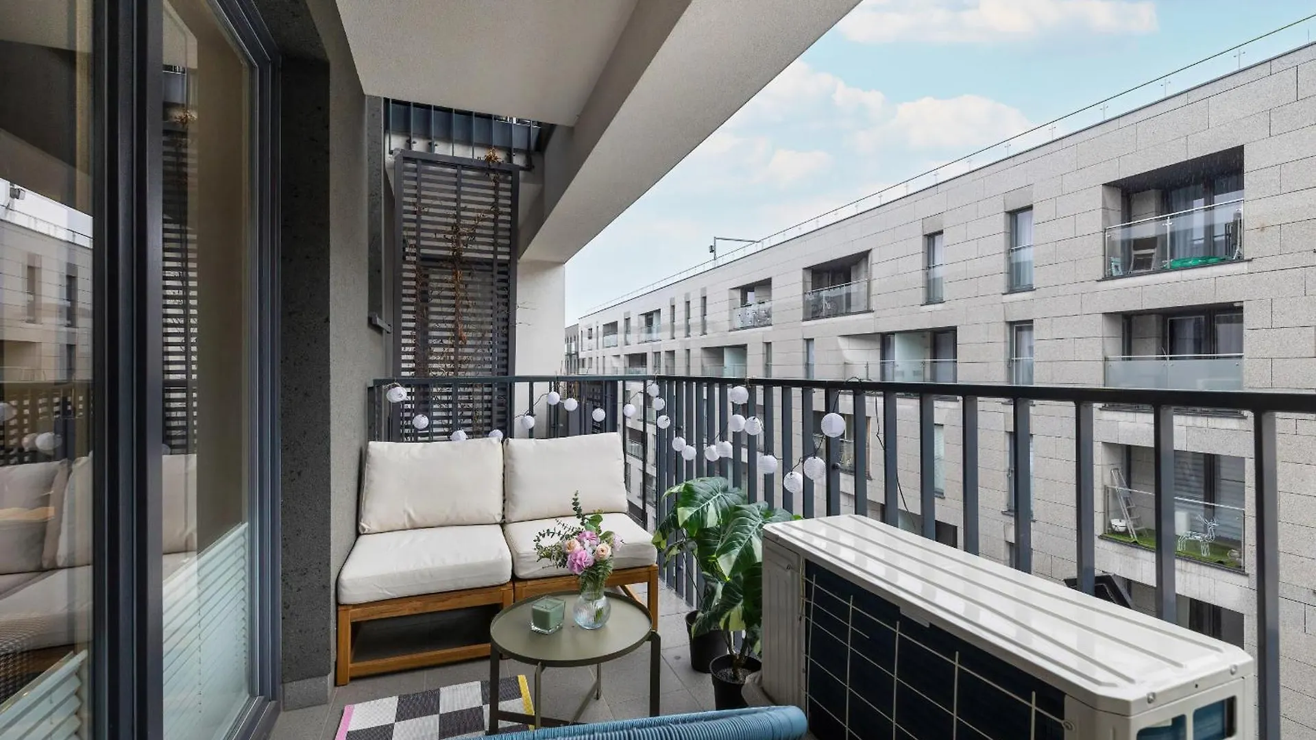 Slusarska Modern Apartment With Balcony & Parking Cracow Zablocie By Renters Prestige Krakow