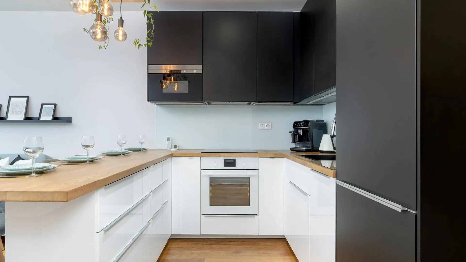 Slusarska Modern Apartment With Balcony & Parking Cracow Zablocie By Renters Prestige Kraków