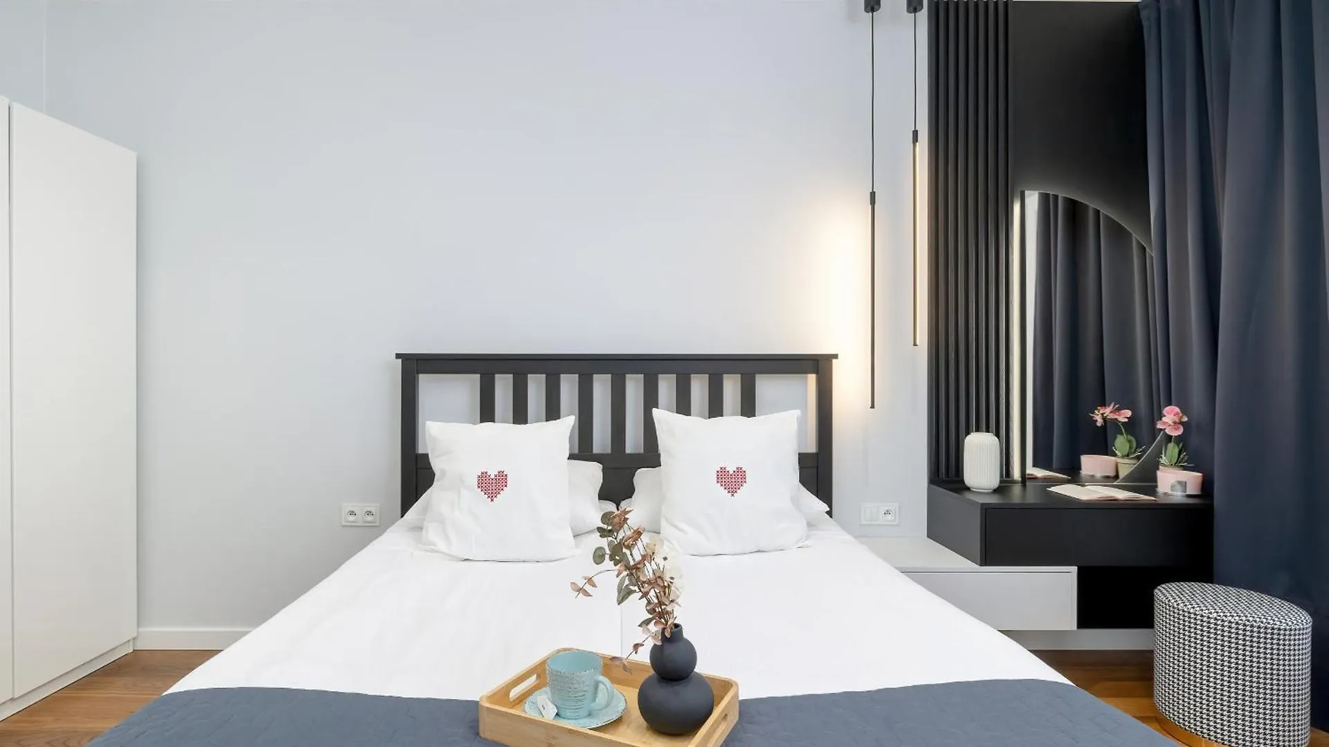 Slusarska Modern Apartment With Balcony & Parking Cracow Zablocie By Renters Prestige Kraków Polen